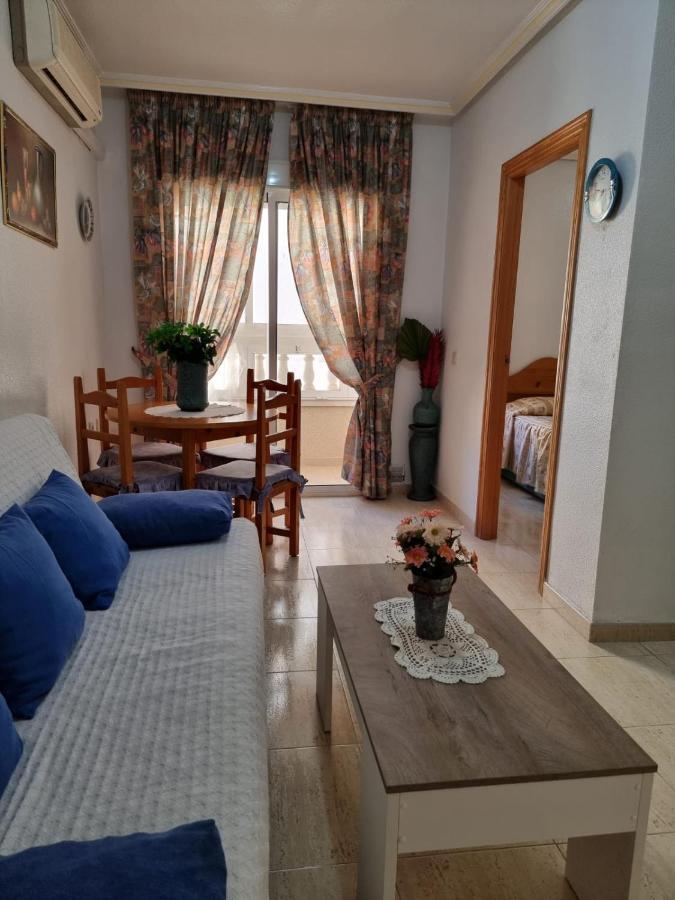 Gemuetliche Ferienwohnung In Torrevieja Ca100M Vom Strand Playa Del Cura Entfernt Exterior photo